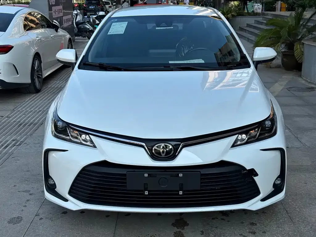 Toyota Corolla — фото 2