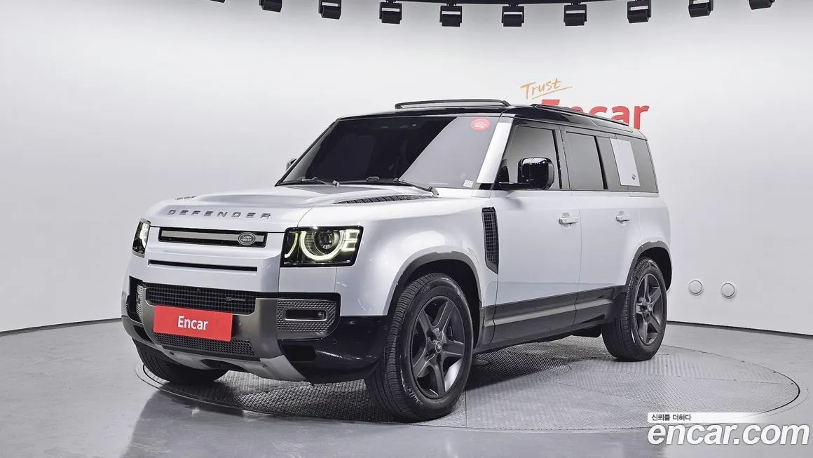 Land Rover Defender — фото 1