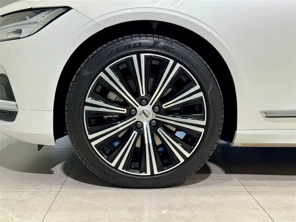 Volvo S90 — фото 10