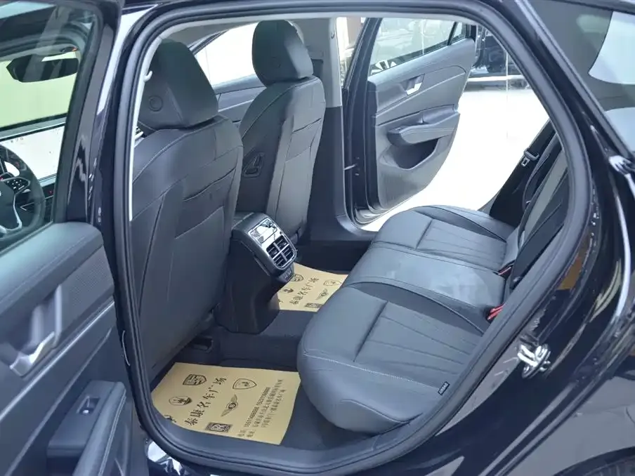 Volkswagen Passat — фото 5