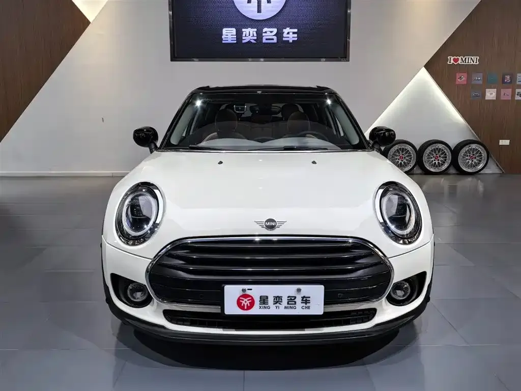MINI Clubman — фото 2