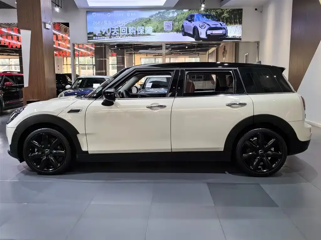 MINI Clubman — фото 3
