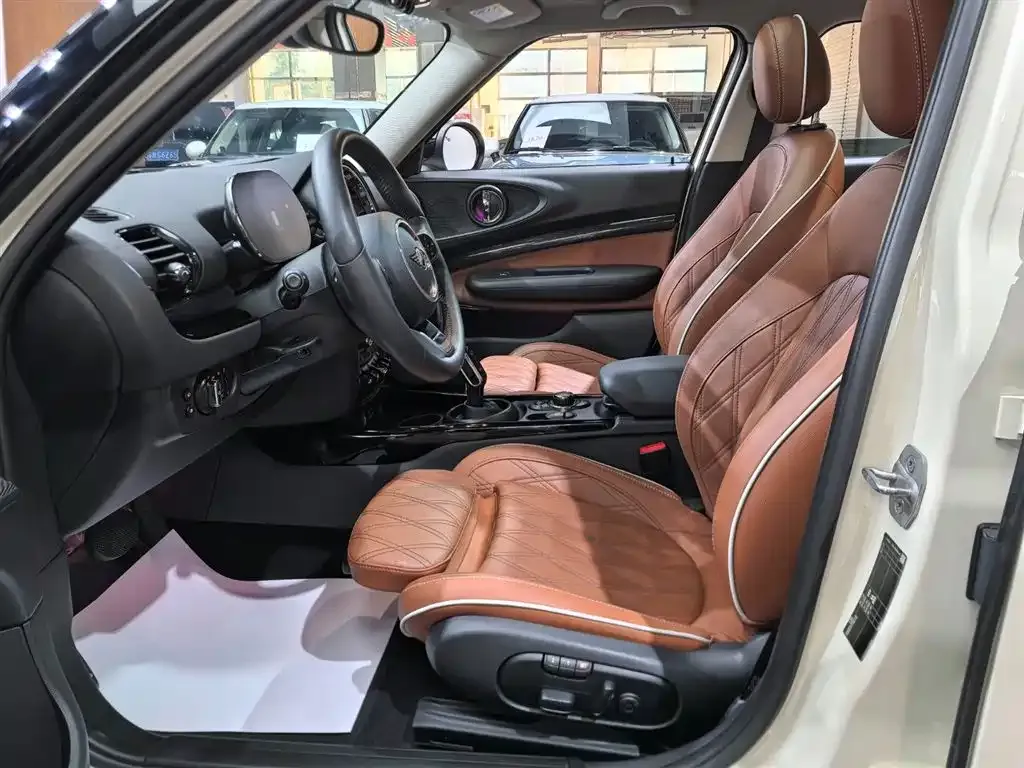 MINI Clubman — фото 6