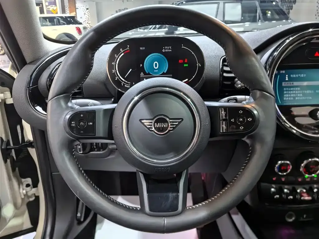 MINI Clubman — фото 8