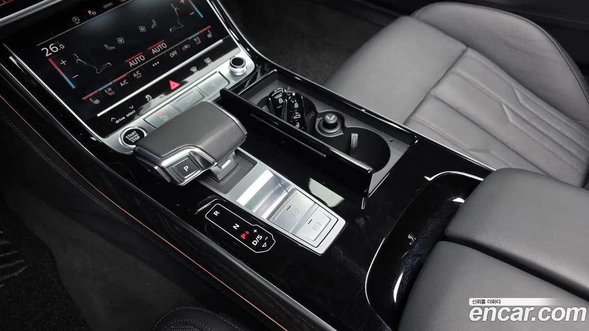 Audi A8 — фото 9