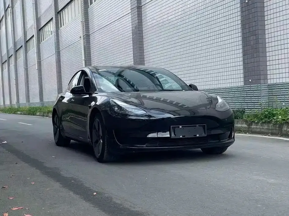 Tesla Model 3 — фото 3
