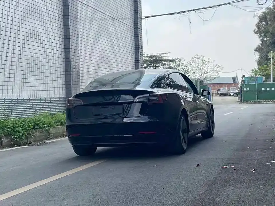 Tesla Model 3 — фото 7