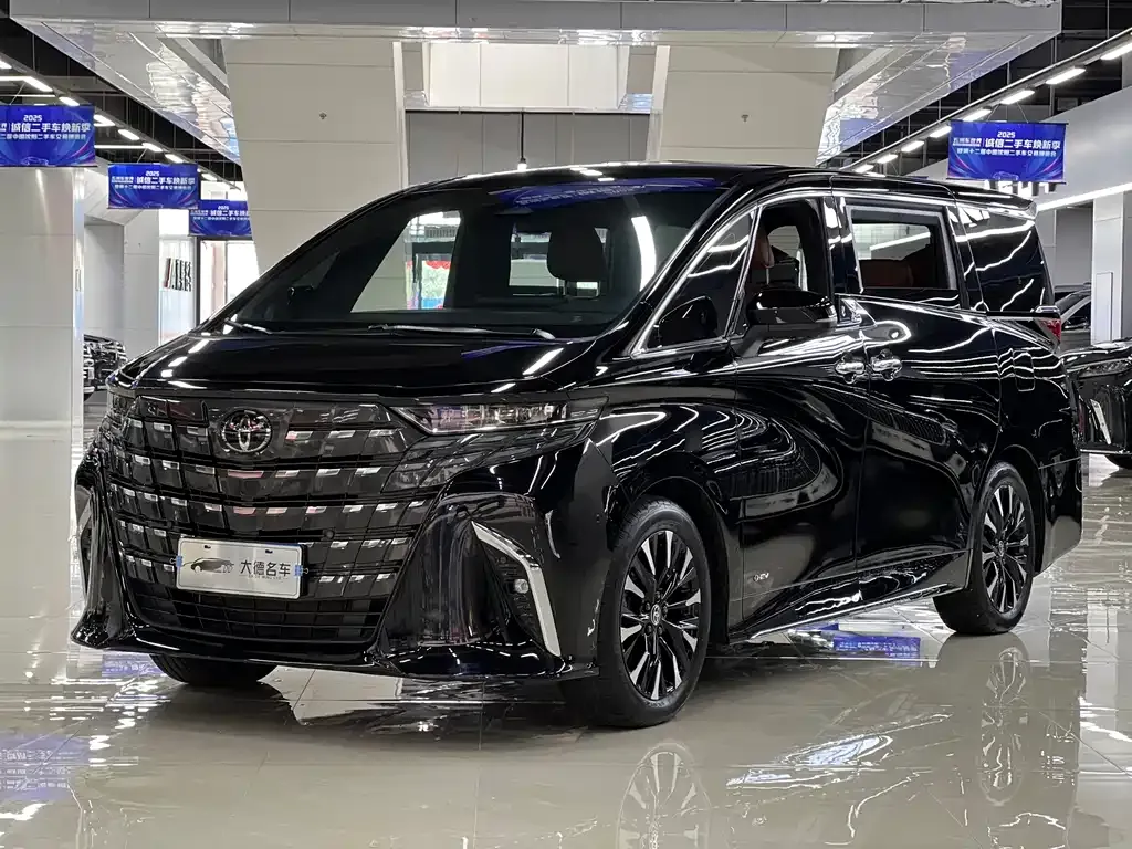 Toyota Alphard — фото 3