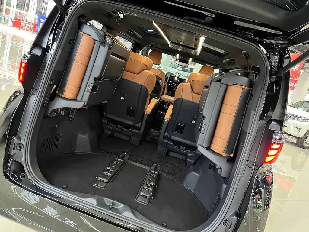 Toyota Alphard — фото 7
