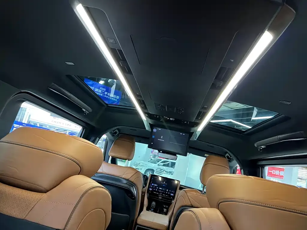 Toyota Alphard — фото 8