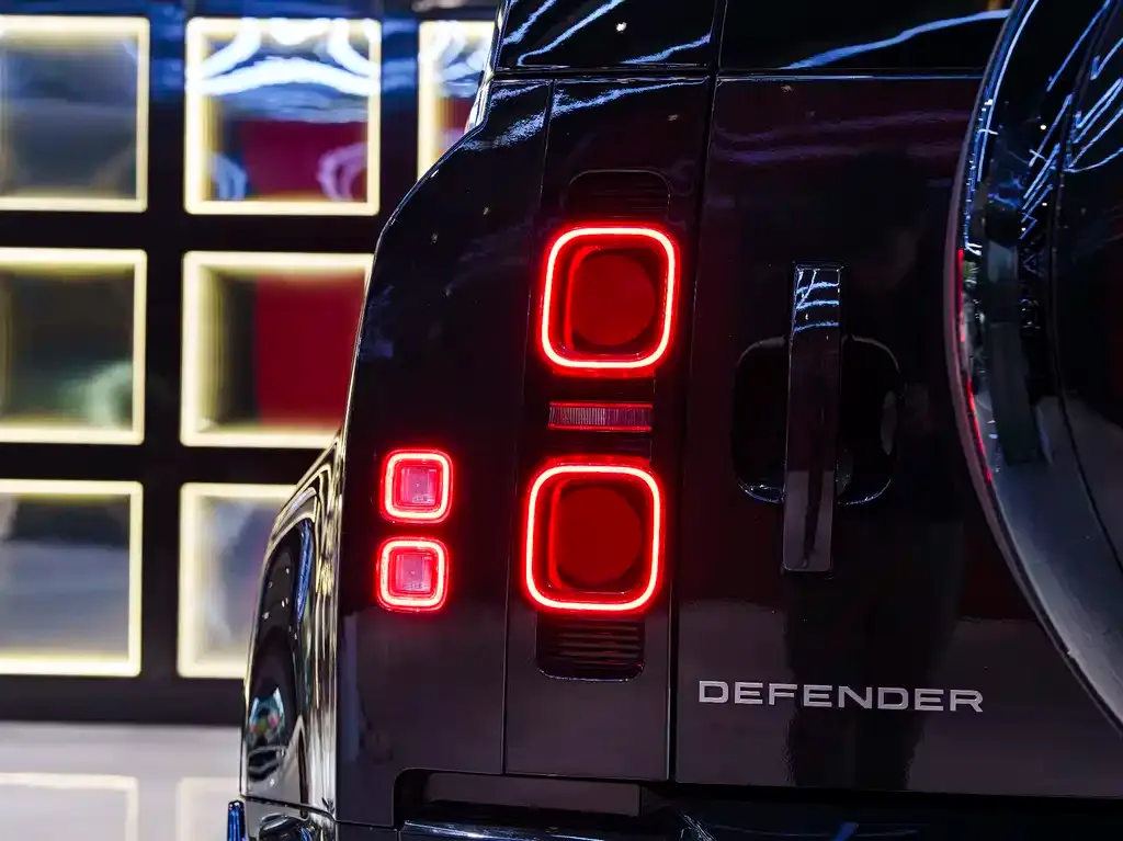 Land Rover Defender — фото 10