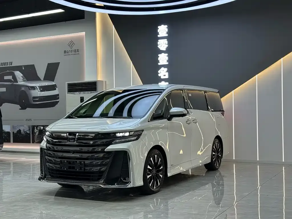 Toyota Vellfire — фото 1