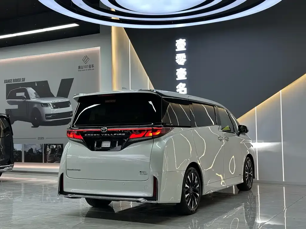 Toyota Vellfire — фото 6