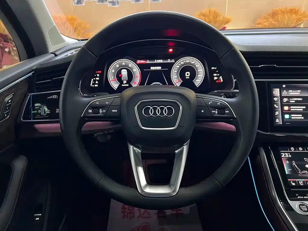 Audi Q7 — фото 10