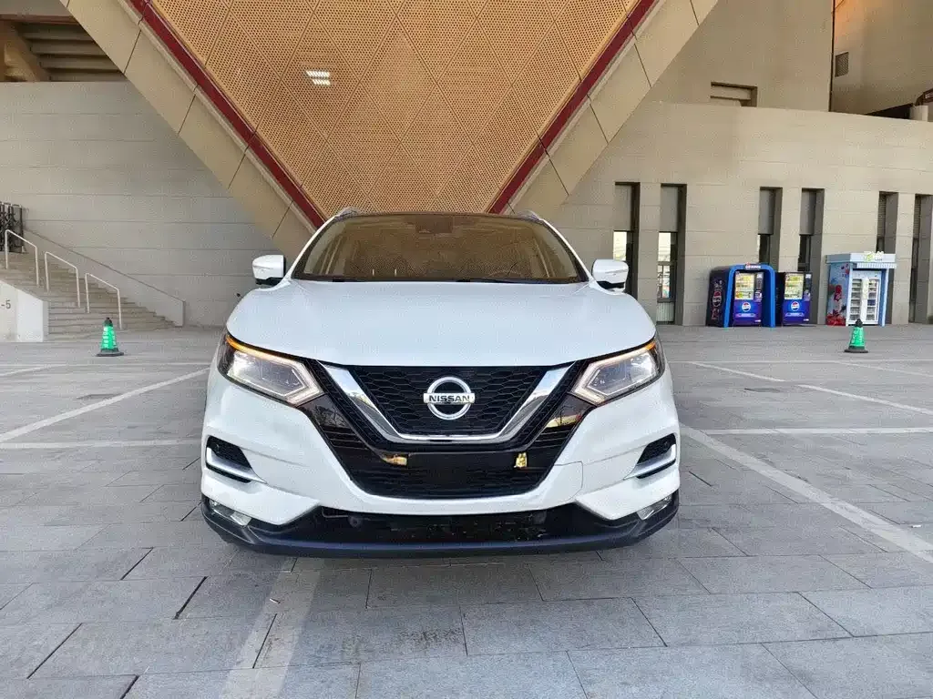 Nissan Qashqai — фото 2