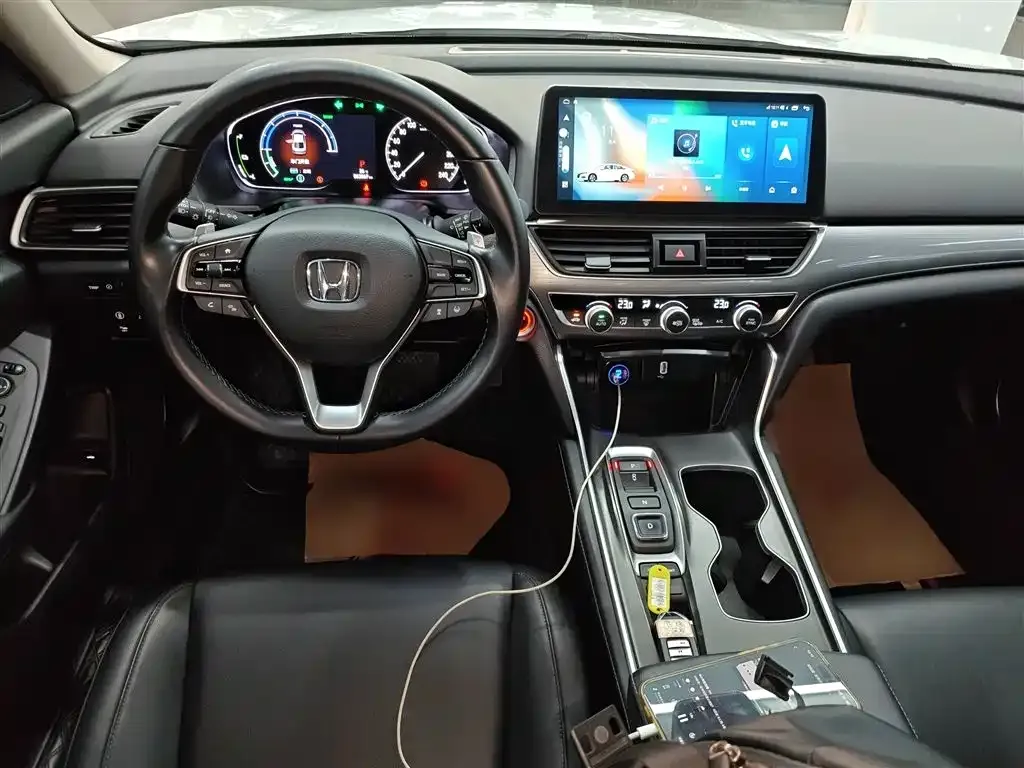 Honda Accord — фото 10