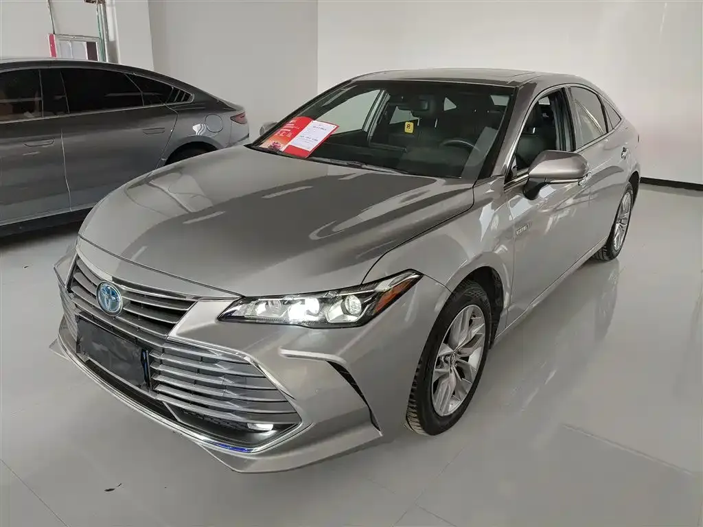 Toyota Avalon — фото 1