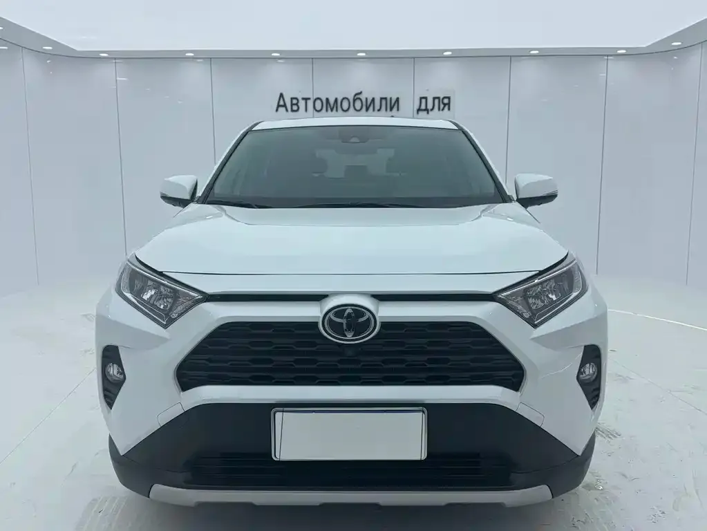 Toyota RAV4 — фото 2