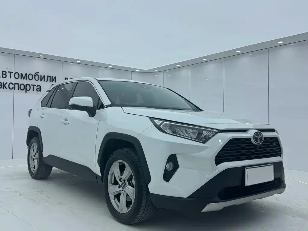 Toyota RAV4 — фото 3