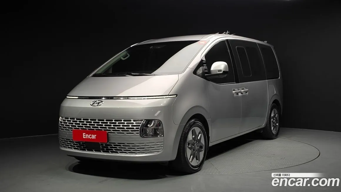 Hyundai Staria — фото 1
