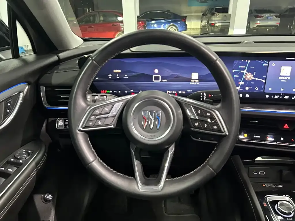 Buick Envision Plus — фото 8