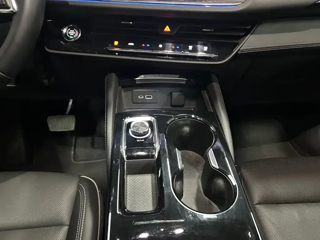 Buick Envision Plus — фото 9