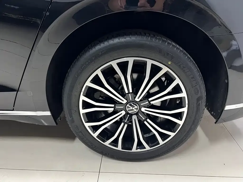 Volkswagen Phideon — фото 3