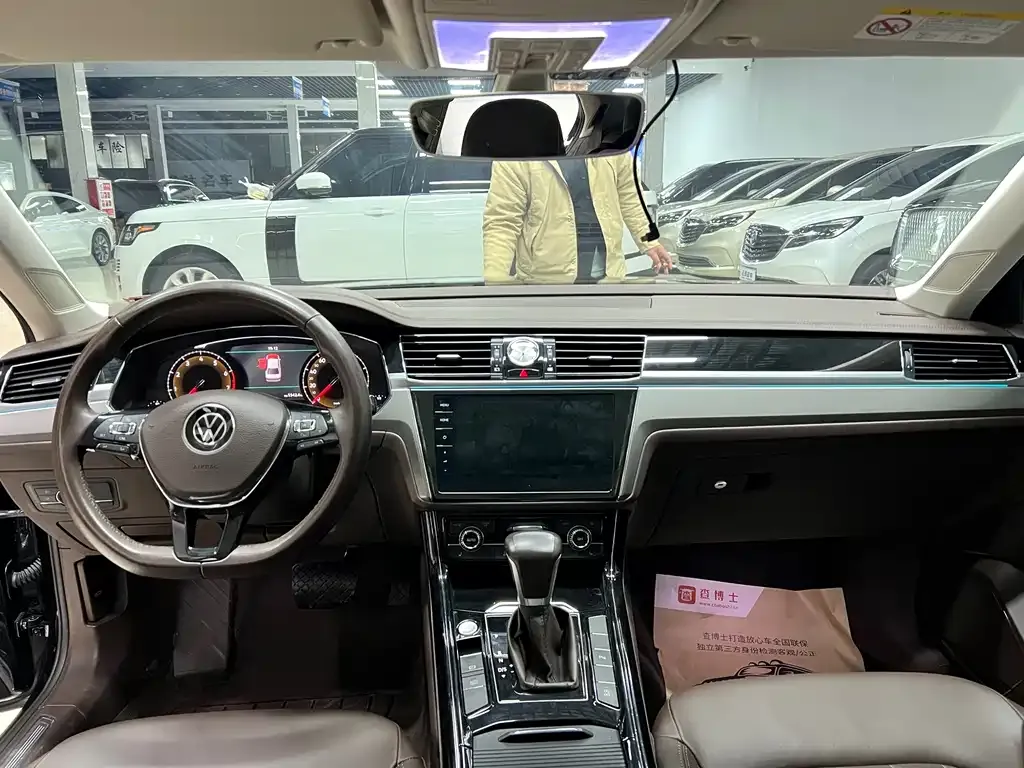 Volkswagen Phideon — фото 6