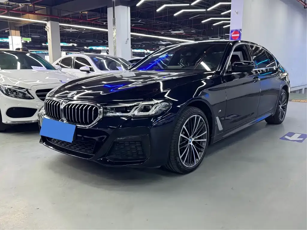 BMW 5 Series — фото 1