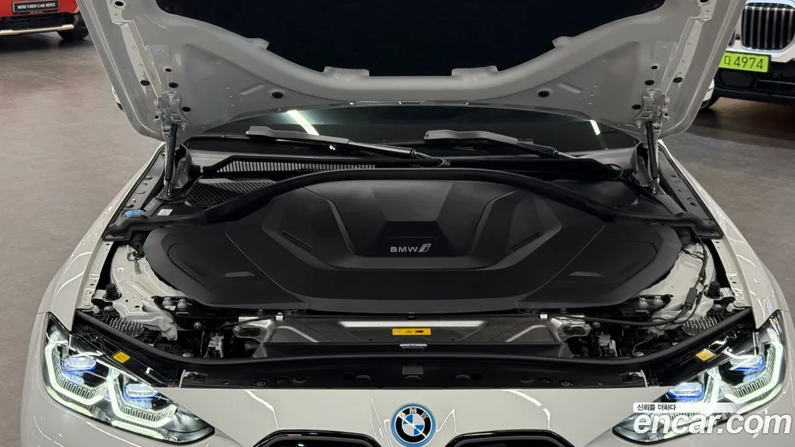 BMW i4 — фото 6