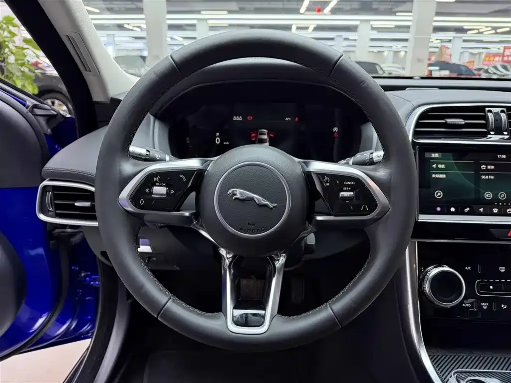 Jaguar XEL — фото 10