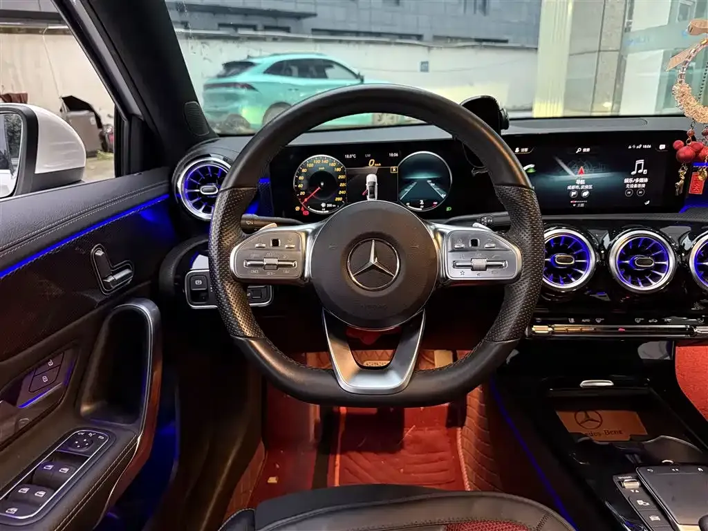 Mercedes-Benz A-Class — фото 10