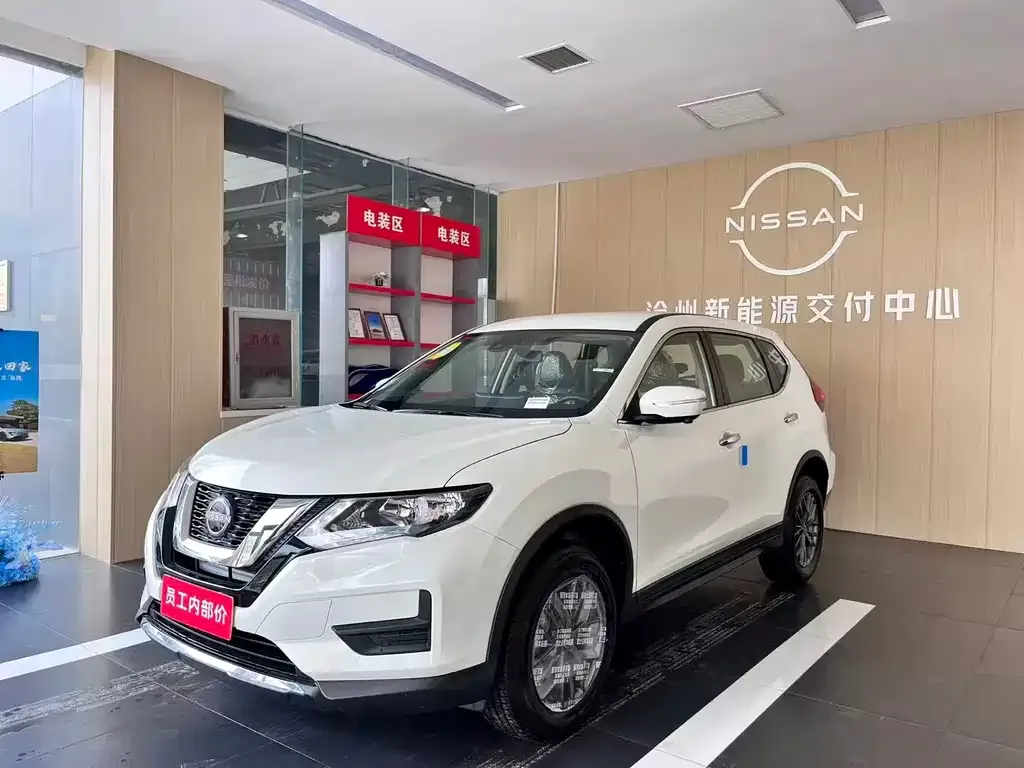 Nissan X-Trail — фото 1