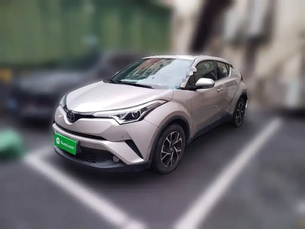 Toyota C-HR — фото 1