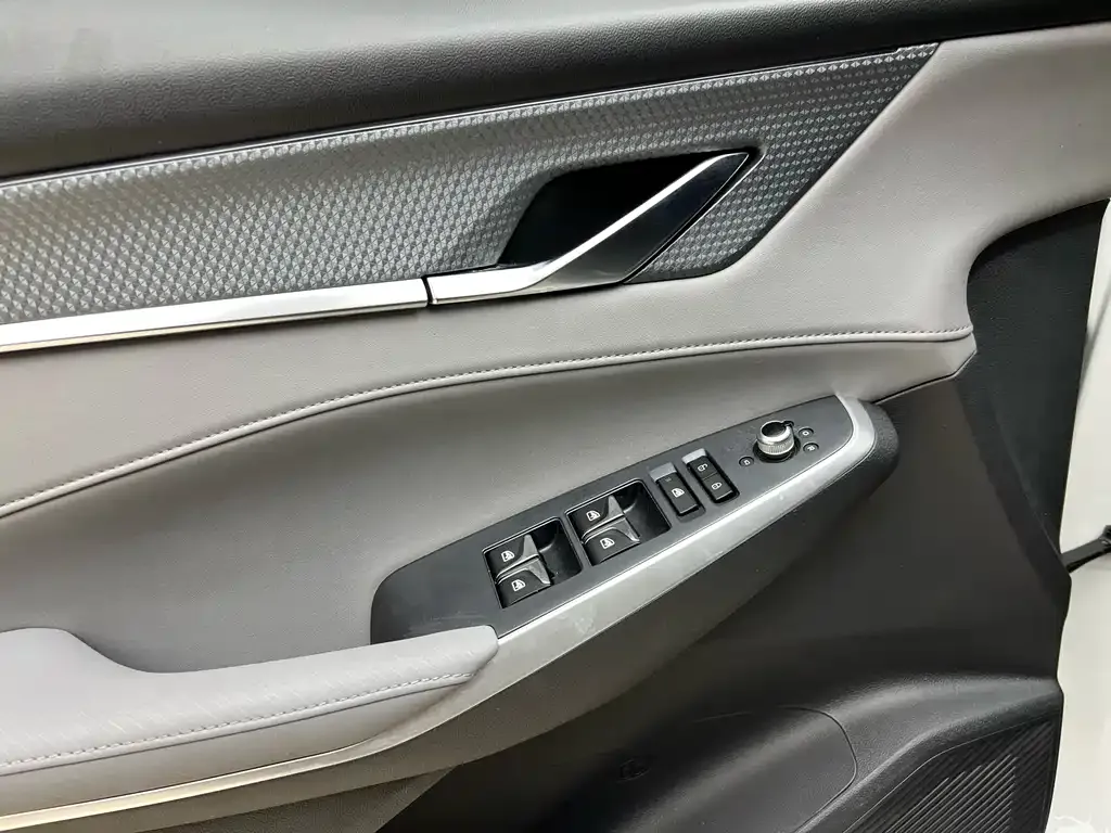 Changan CS75PLUS — фото 10