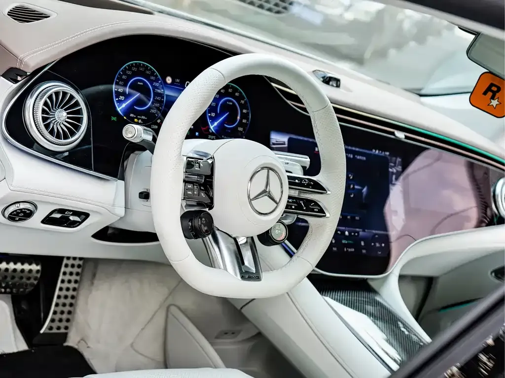 Mercedes-Benz EQS AMG — фото 10