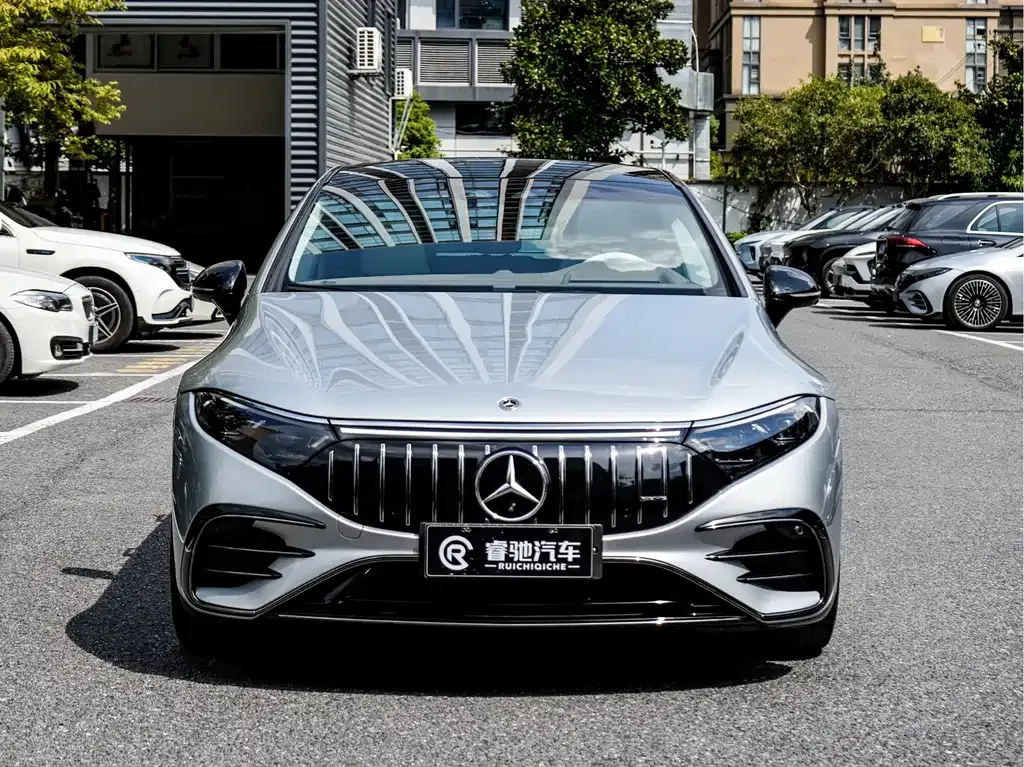 Mercedes-Benz EQS AMG — фото 3