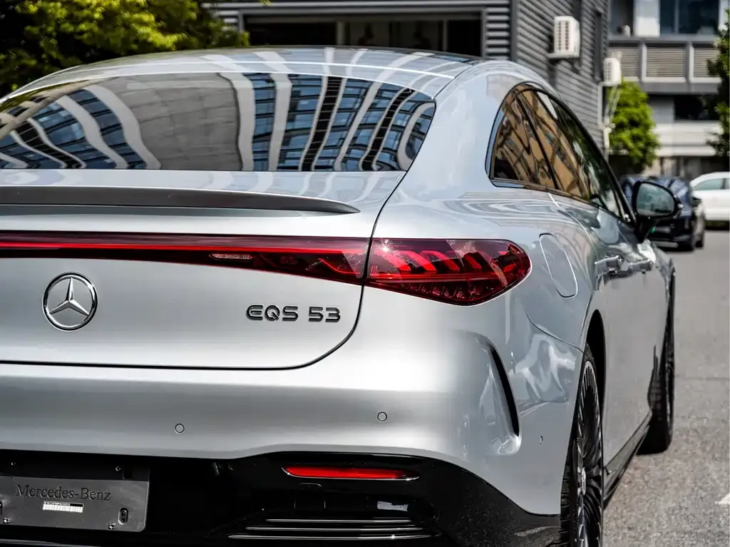 Mercedes-Benz EQS AMG — фото 7