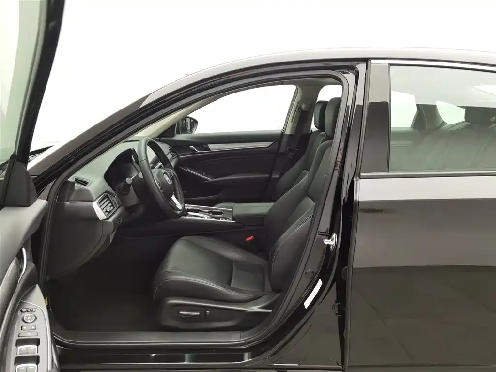 Honda Accord — фото 10
