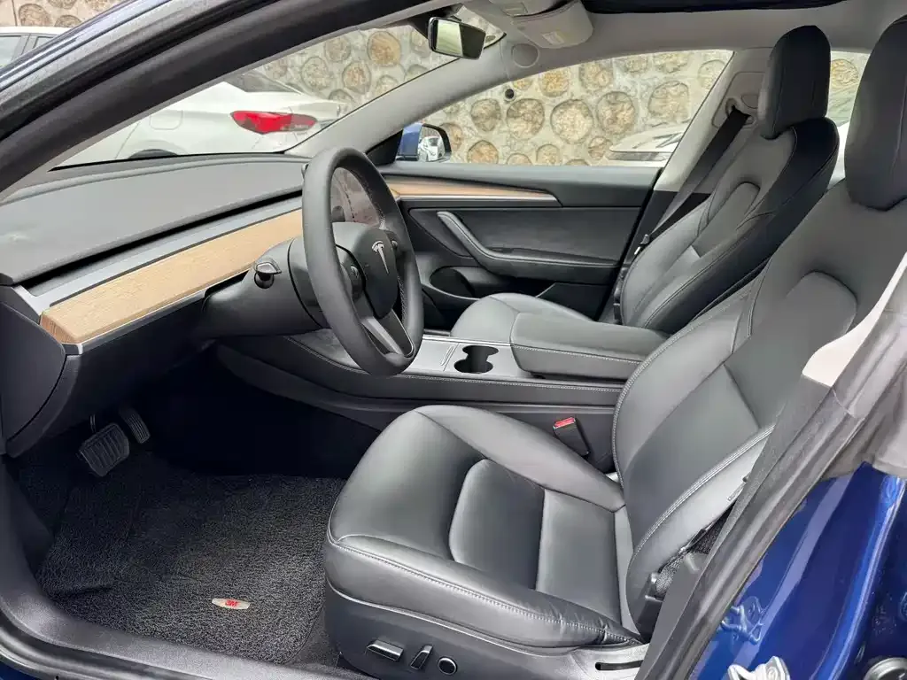 Tesla Model 3 — фото 4