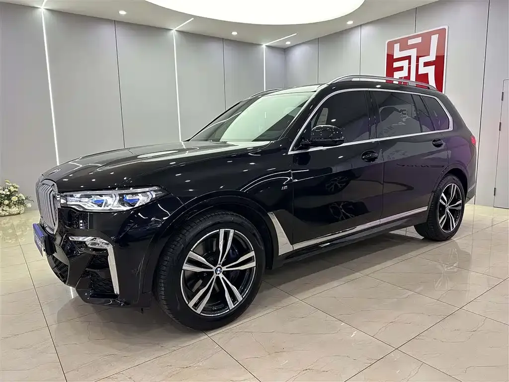 BMW X7 — фото 1