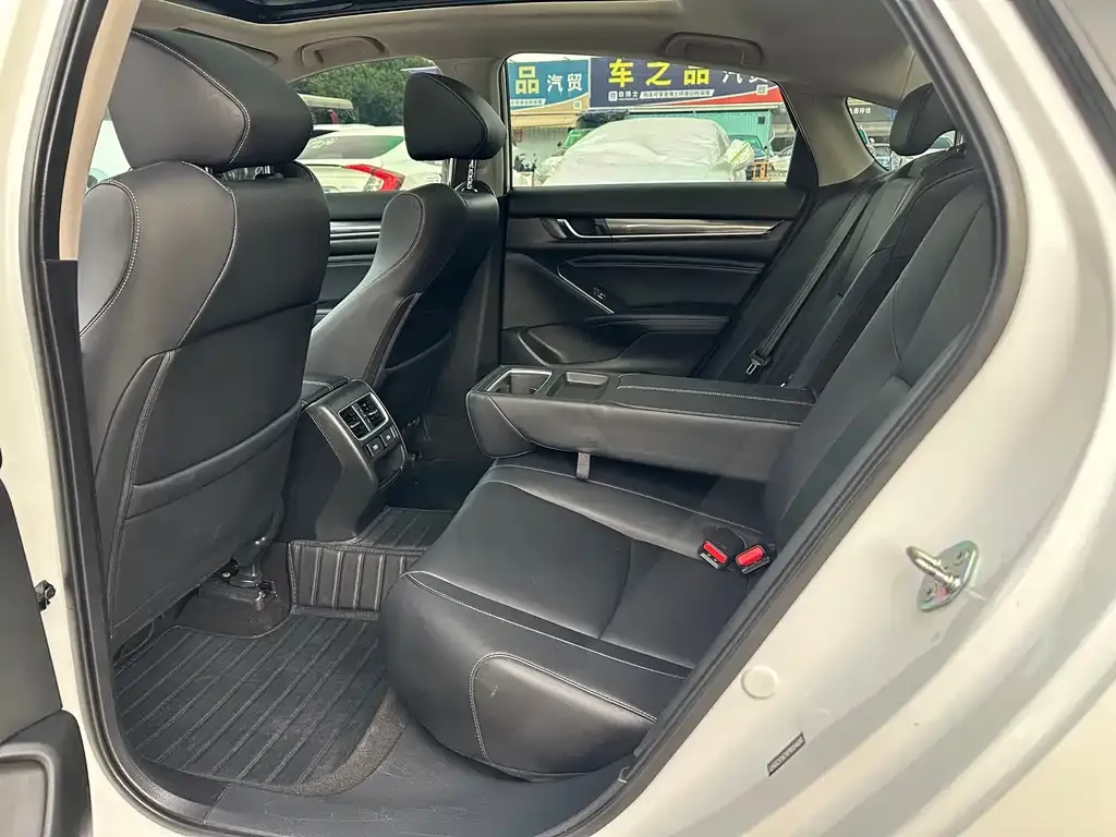 Honda Accord — фото 5