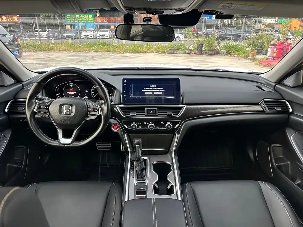 Honda Accord — фото 9