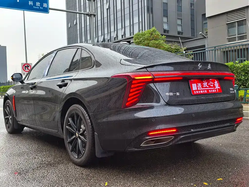 Hongqi H5 — фото 10