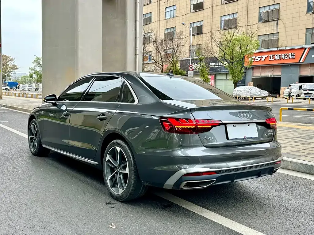 Audi A4L — фото 5