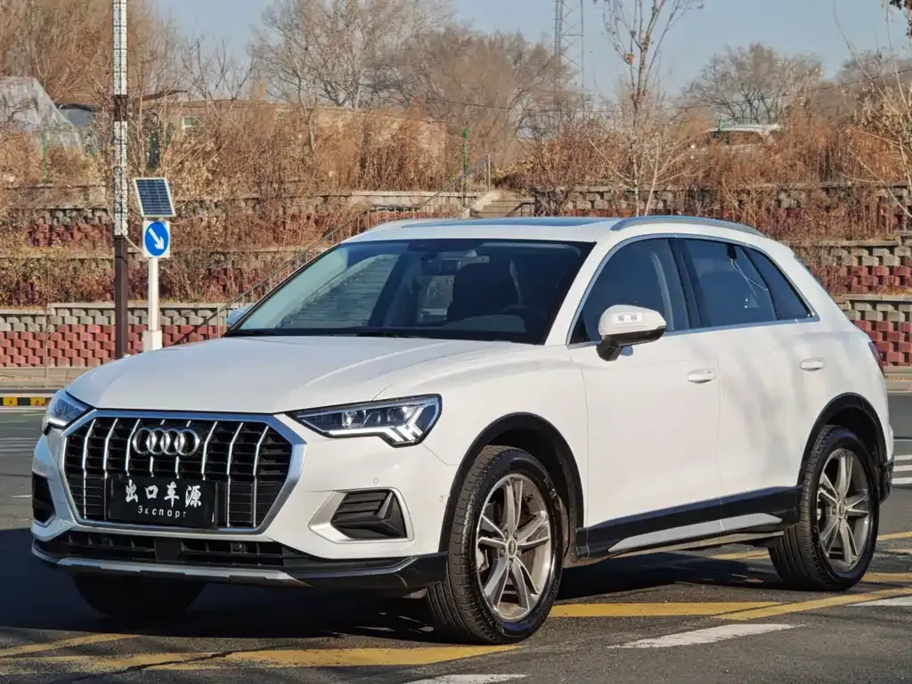 Audi Q3 — фото 1