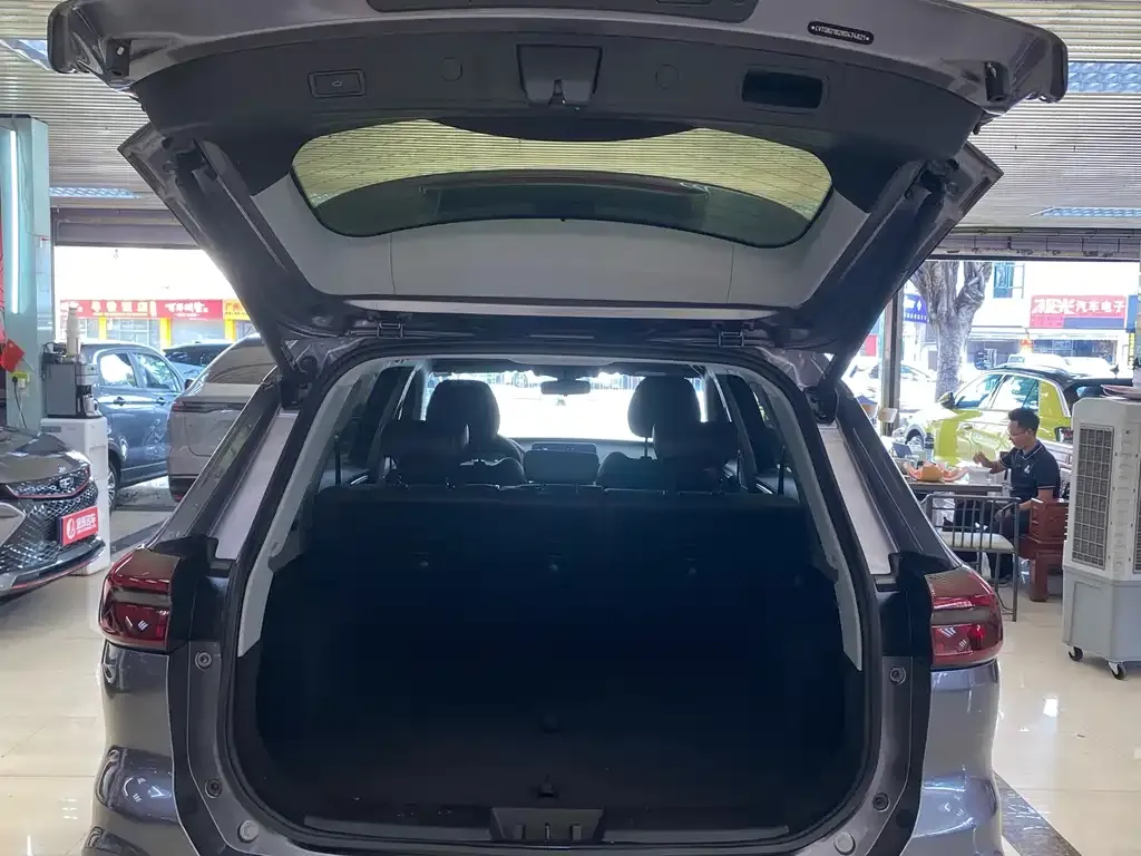 Chery Tiggo 8 — фото 10