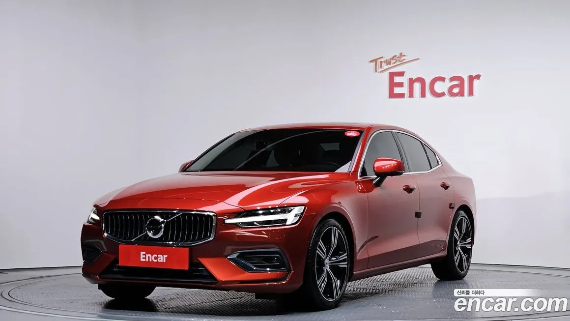 Volvo S60 — фото 1