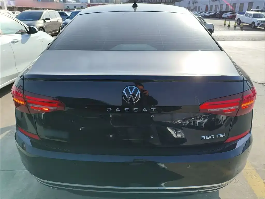 Volkswagen Passat — фото 6