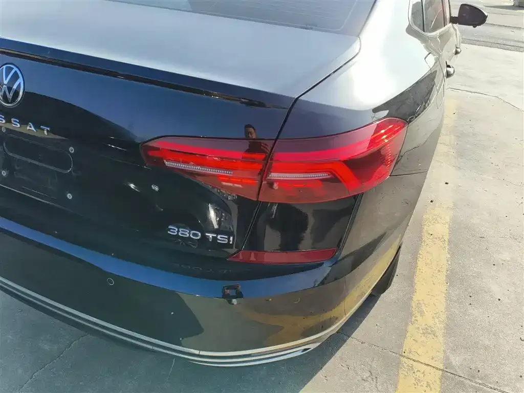 Volkswagen Passat — фото 8